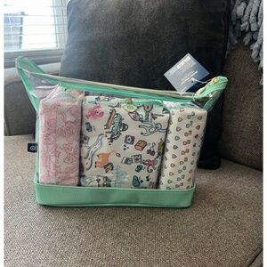 Roller Rabbit Target Pouch Set